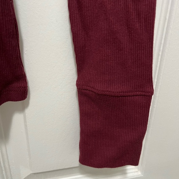 Women’s Burgundy Ribbed Long Sleeve Henley Size Small - Picture 2 of 3